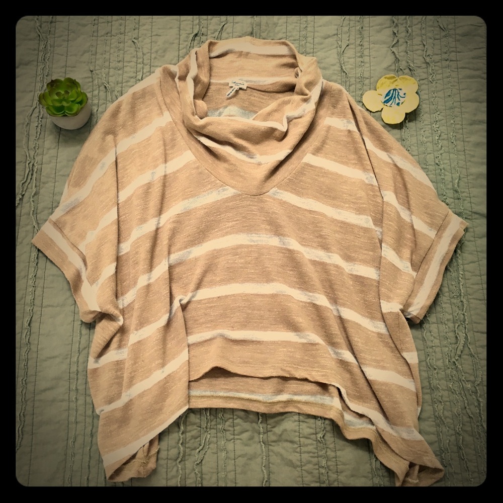 😎 Used but awesome SPLENDID cowl neck dolmain top